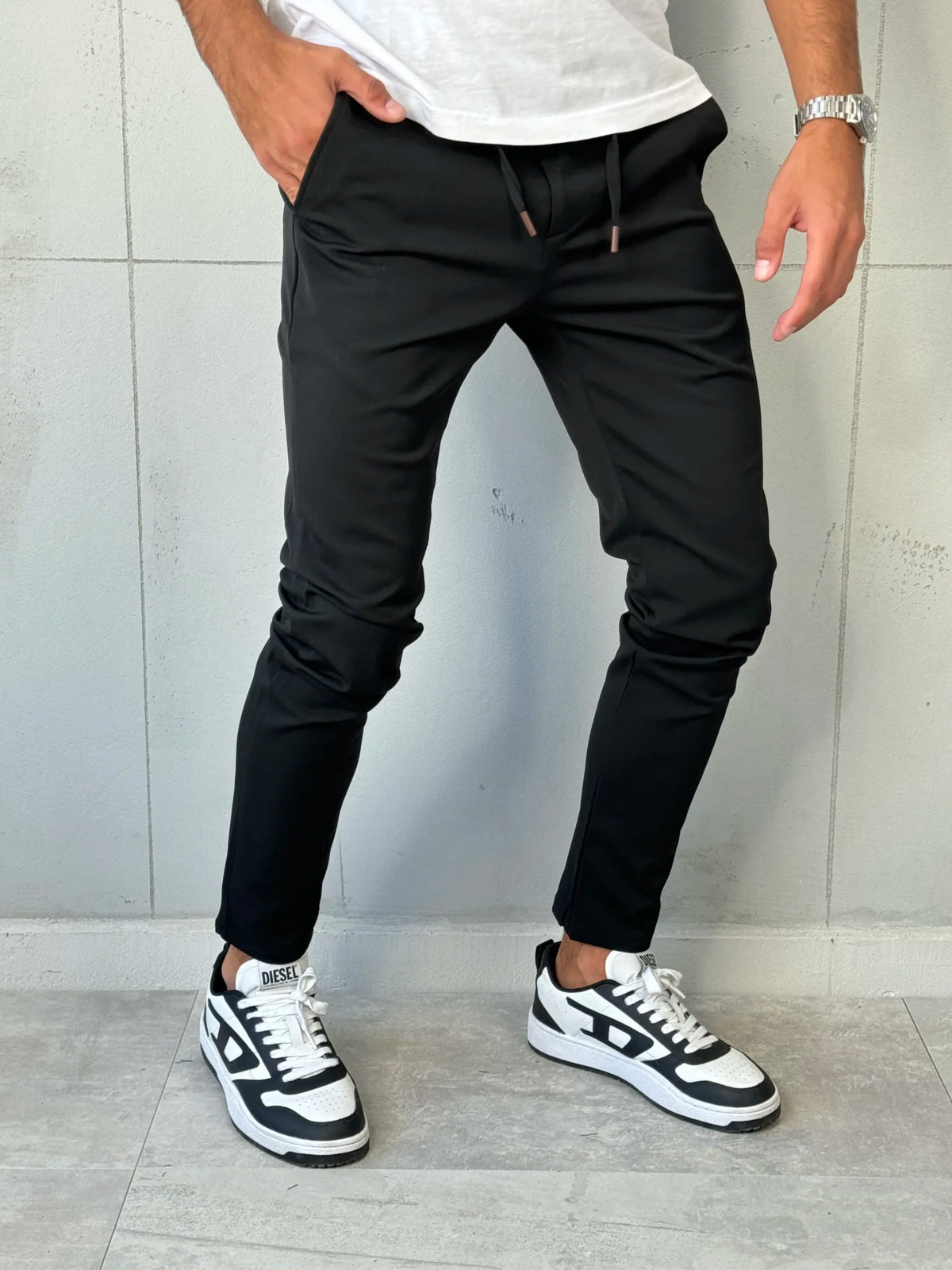Sportsko - Elegantne pantalone VR 303 Crna