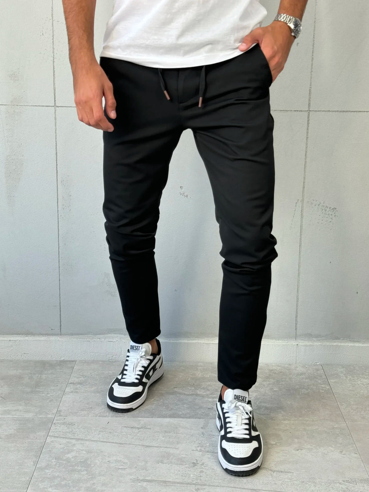 Sportsko - Elegantne pantalone VR 303 Crna