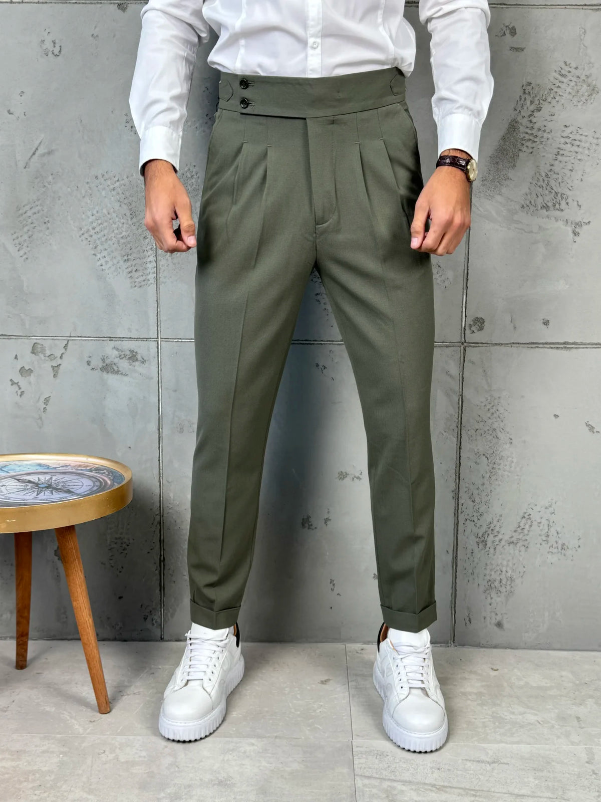 Muške pantalone sa podesivim pojasom - maslinasta