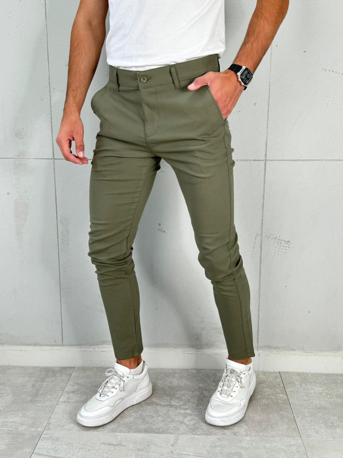 Elegantne pantalone VR 301 Maslinasta